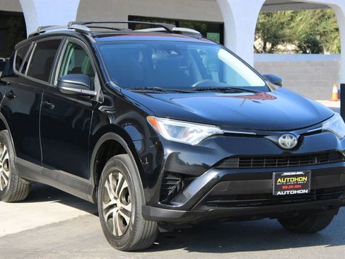 Used 2018 Toyota RAV4 LE w/ All Weather Liner Package FWD image 3
