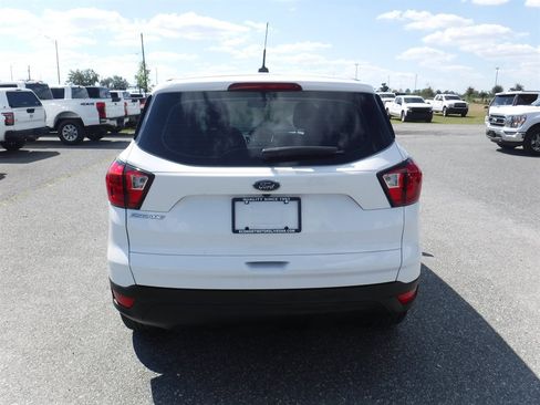 Used 2019 Ford Escape S image 5