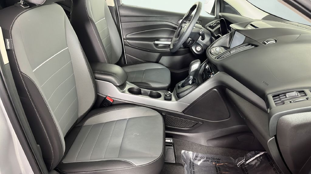 Used 2014 Ford Escape SE w/ Equipment Group 201A AWD/4WD image 19