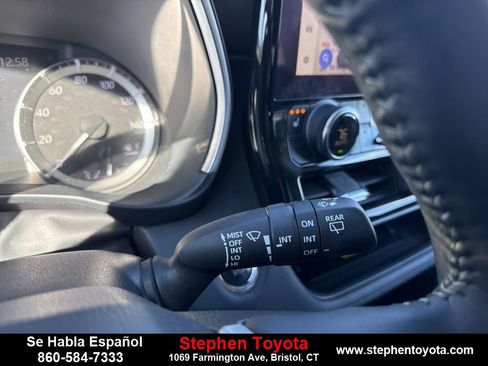 Used 2023 Toyota Highlander XLE image 19