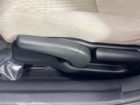 Used 2015 Honda Civic SE image 25