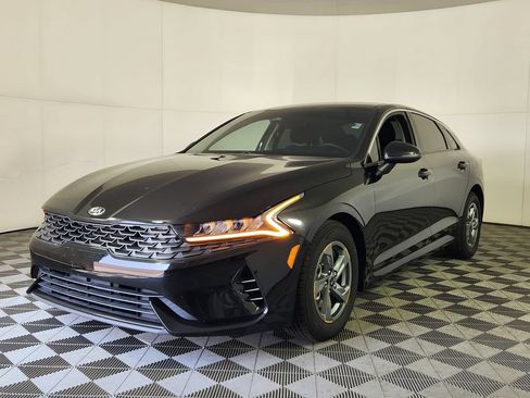 Used 2021 Kia K5 LX FWD image 3