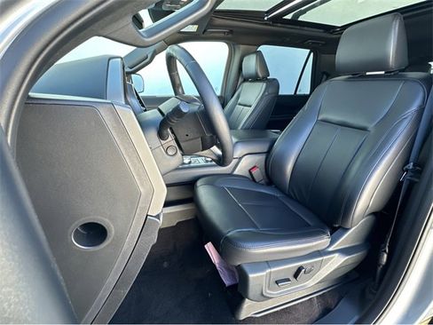 Certified 2021 Ford Expedition XLT image 16