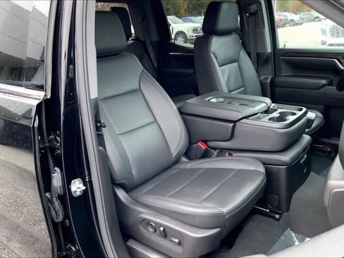 Used 2025 GMC Sierra 1500 SLT image 8