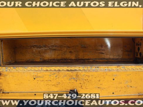 Used 2009 Ford F550 2WD Regular Cab Super Duty image 12