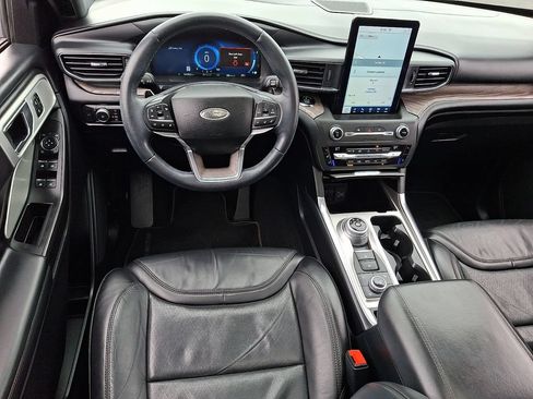 Used 2020 Ford Explorer Platinum w/ Premium Technology Package AWD/4WD image 12