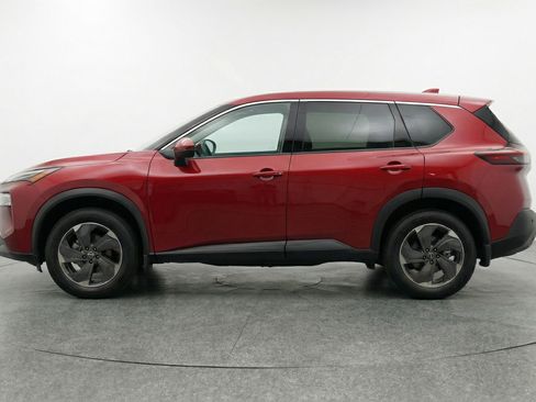 Used 2025 Nissan Rogue SV image 5