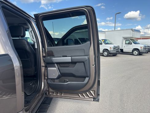 Used 2023 Ford F250 Lariat w/ Sport Appearance Package image 17
