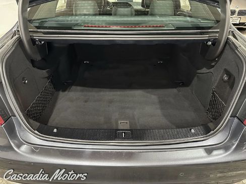 Used 2014 Mercedes-Benz E 550 4MATIC Sedan image 11