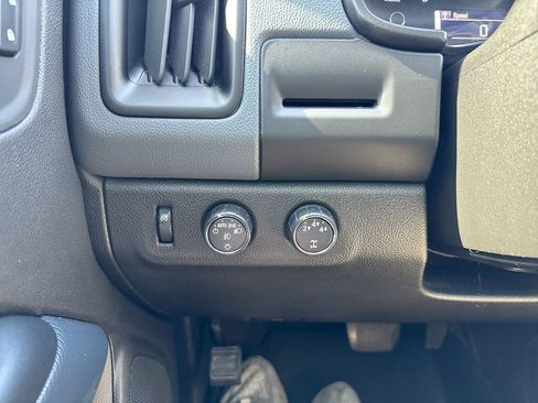 Used 2016 Chevrolet Colorado Z71 AWD/4WD image 18