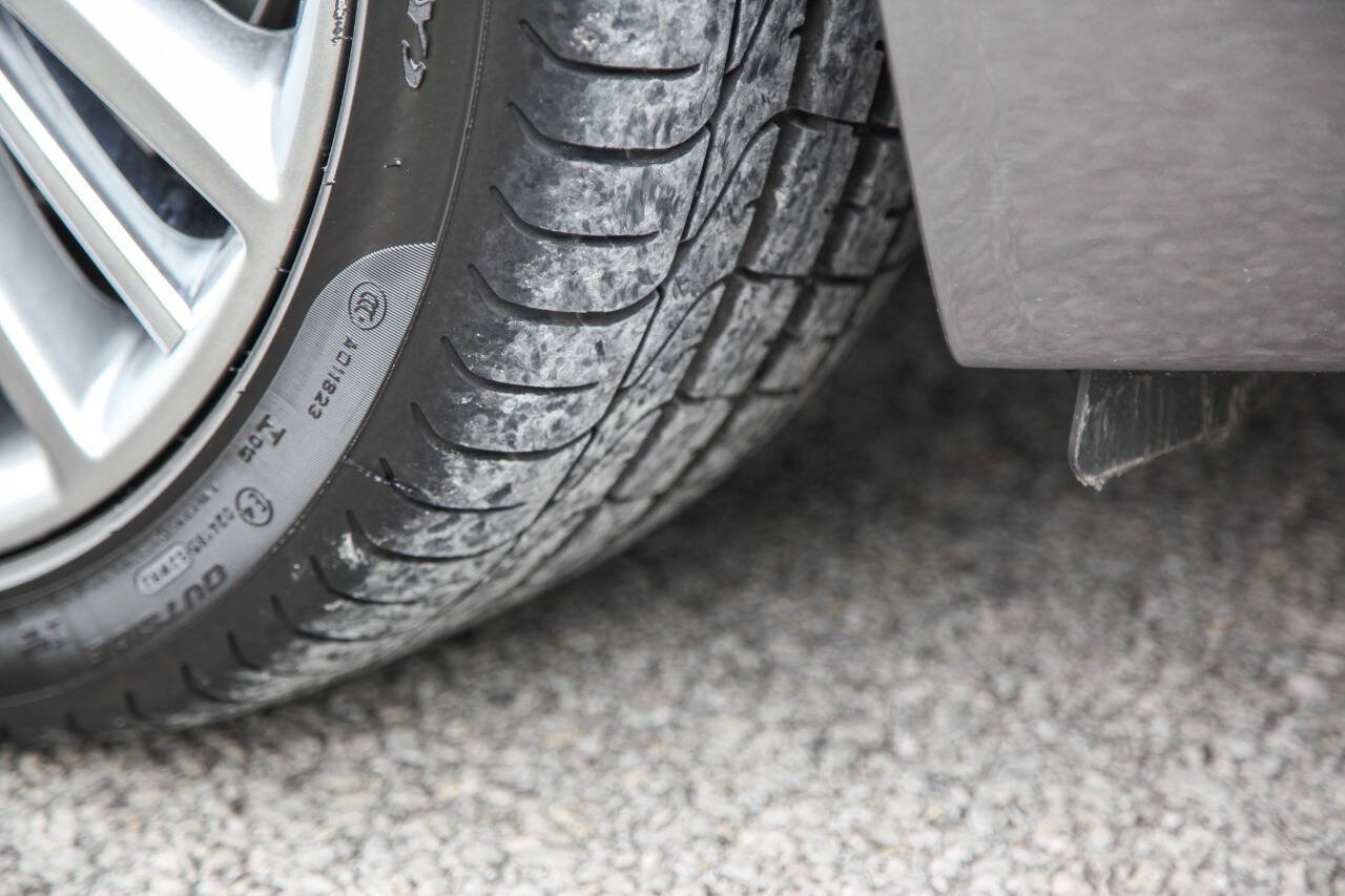 Used 2009 Jaguar XKR R RWD image 8