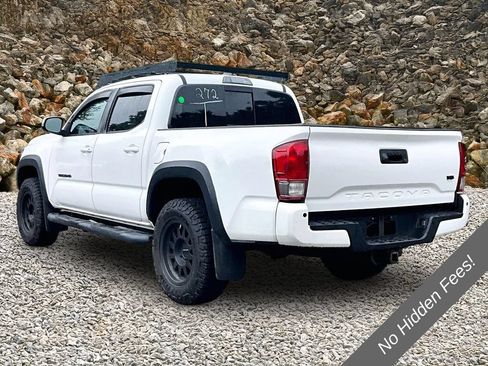 Used 2017 Toyota Tacoma TRD Sport w/ Premium & Technology Package AWD/4WD image 11