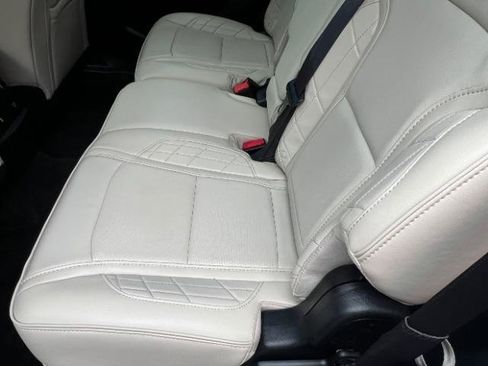 Used 2018 Ford Explorer Platinum AWD/4WD image 46
