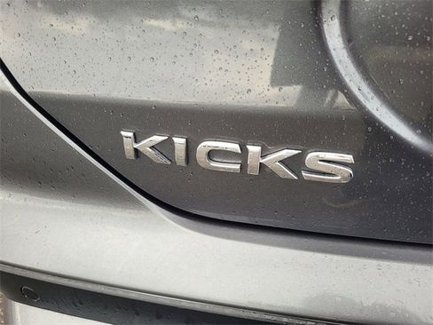 Certified 2021 Nissan Kicks SV image 10