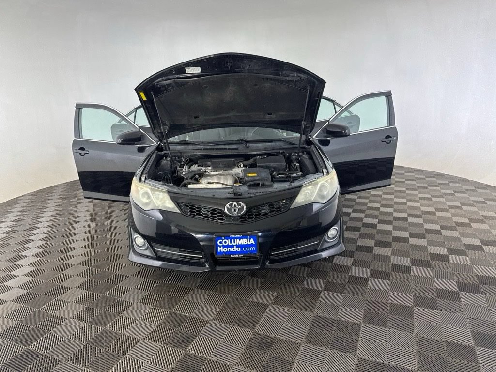 Used 2014 Toyota Camry SE FWD image 12