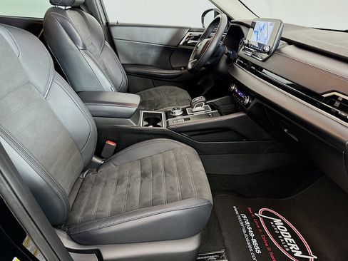 Used 2023 Mitsubishi Outlander SE AWD/4WD image 40