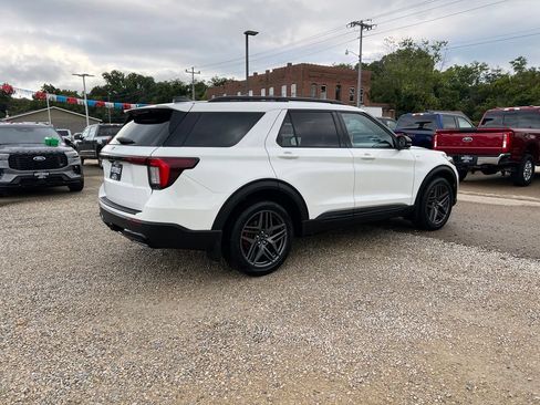 Used 2025 Ford Explorer ST-Line w/ Premium Package AWD/4WD image 8