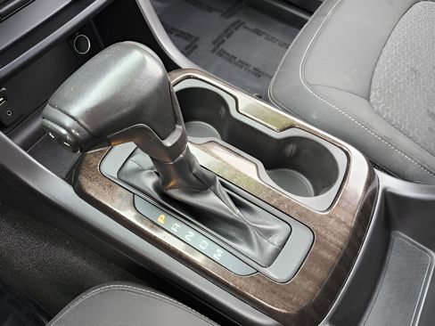 Used 2016 GMC Canyon SLE image 24