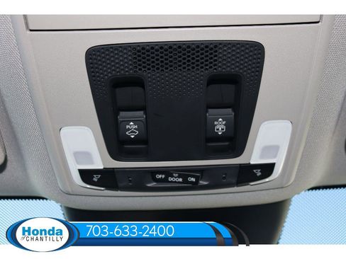 New 2025 Honda Pilot Touring image 15