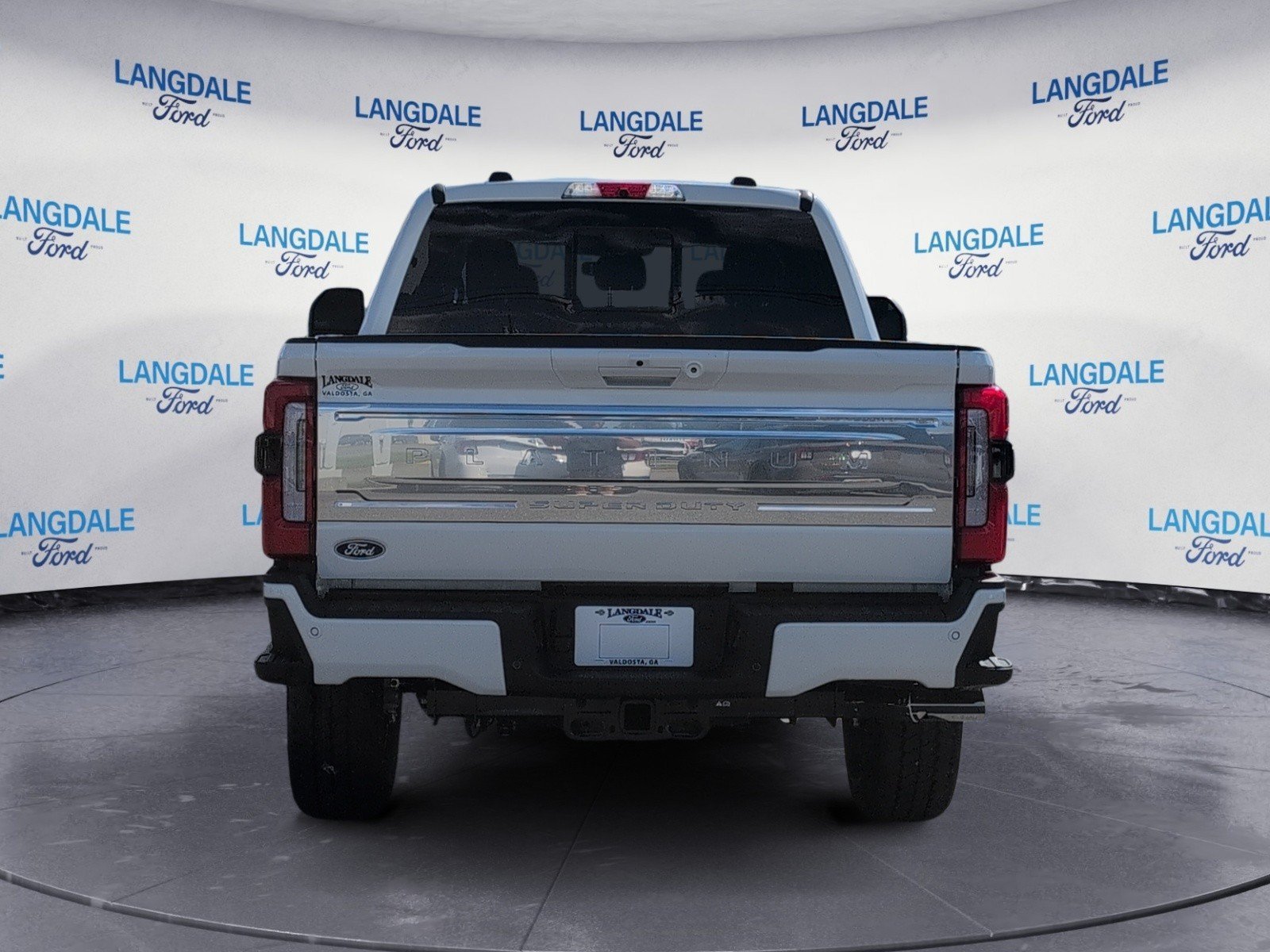 New 2027 Ford F250 Platinum w/ Platinum Plus Package AWD/4WD image 8