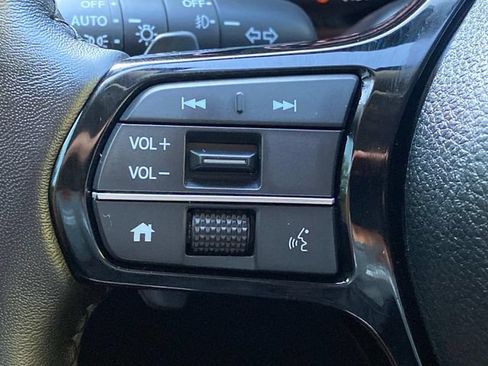 Used 2024 Honda Pilot Touring image 18