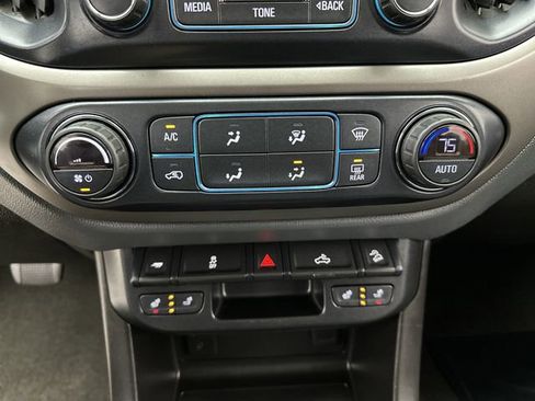 Used 2018 Chevrolet Colorado Z71 image 19