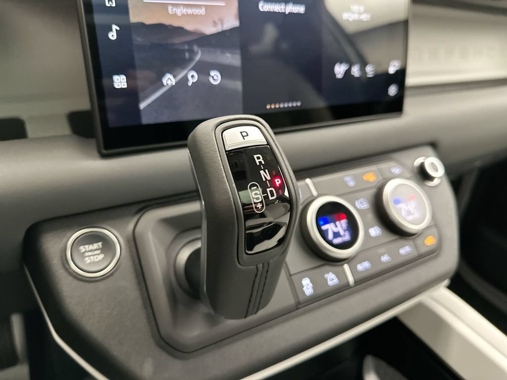 New 2025 Land Rover Defender 110 S AWD/4WD image 10