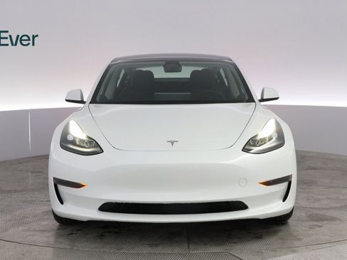 Used 2023 Tesla Model 3 Standard Range image 3