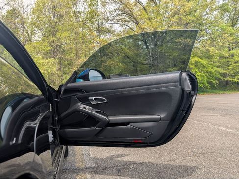 Used 2016 Porsche Cayman w/ Convenience Package RWD image 11