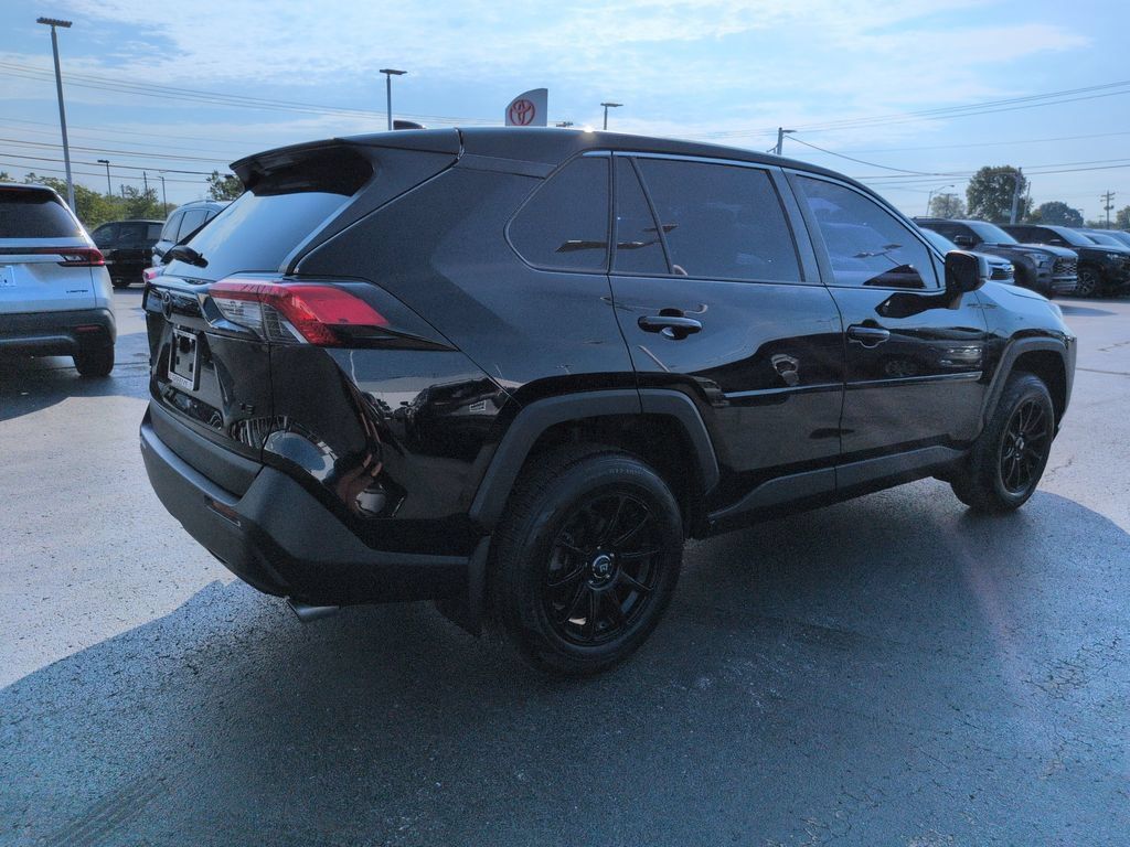 Certified 2023 Toyota RAV4 LE FWD image 5