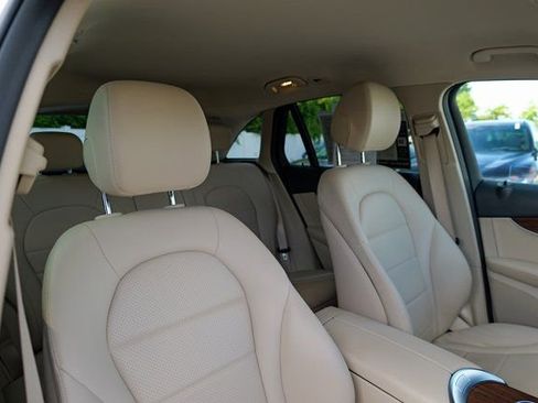 Used 2022 Mercedes-Benz GLC 300 GLC 300 image 36