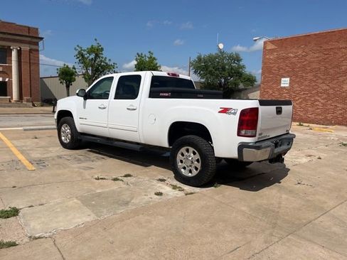 Used 2013 GMC Sierra 2500 SLT w/ Entertainment Package image 3