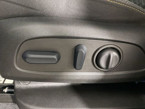 Used 2023 Chevrolet Equinox LT AWD/4WD image 25