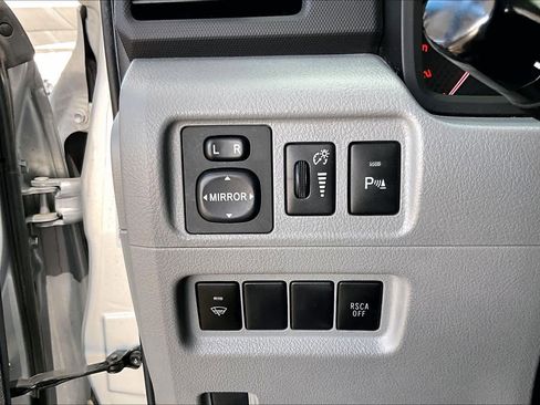 Used 2011 Toyota 4Runner SR5 w/ Premium Pkg w/Leather AWD/4WD image 33