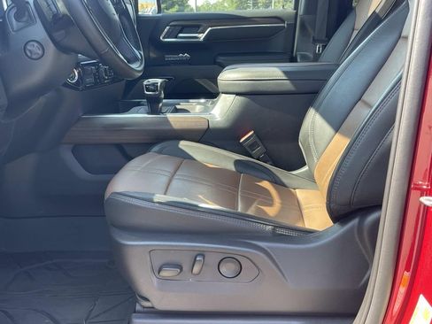 Used 2024 Chevrolet Silverado 1500 High Country w/ High Country Premium Package AWD/4WD image 17