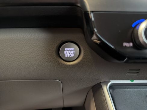 New 2026 Kia Carnival LX FWD image 27