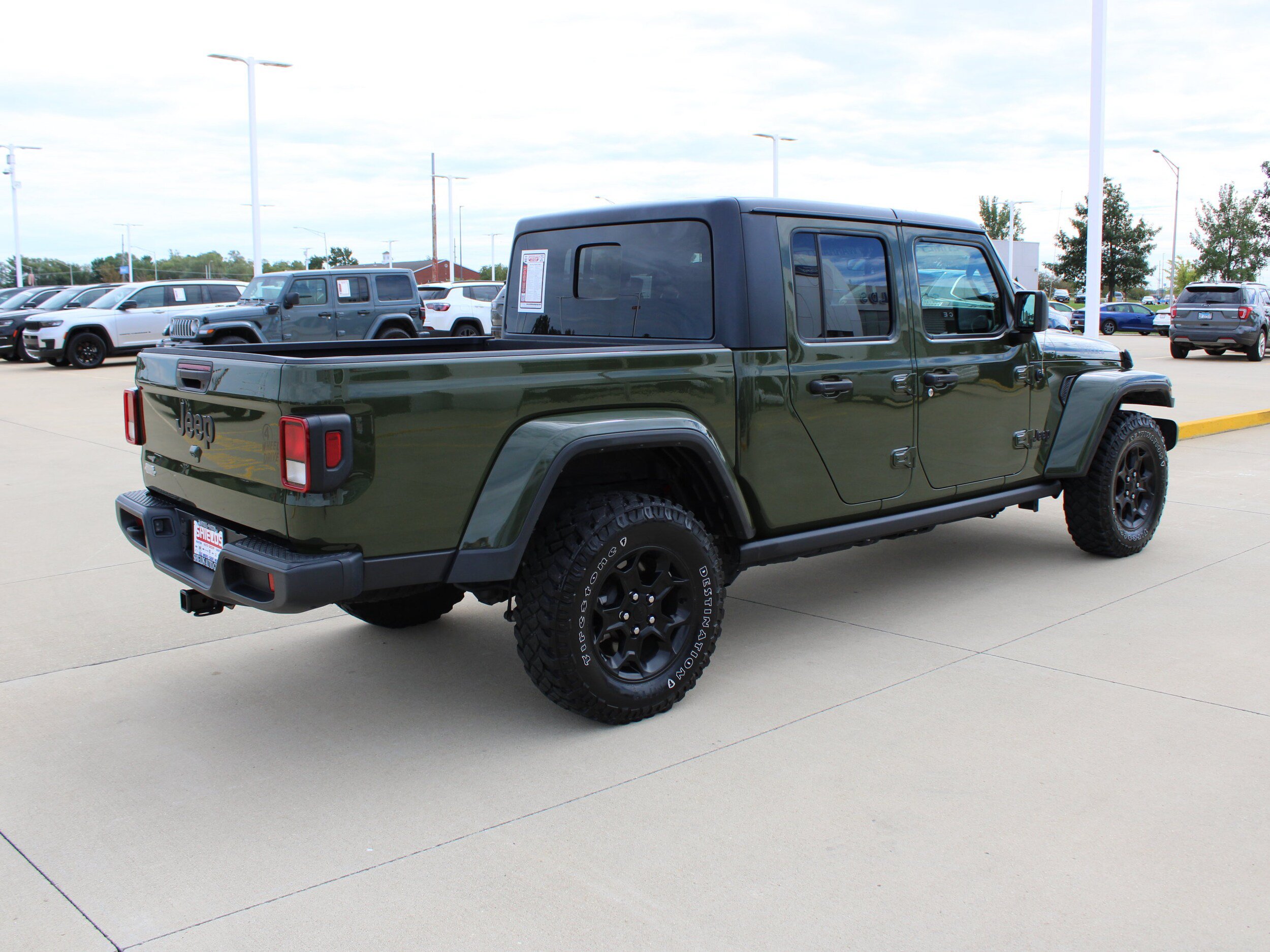 Used 2023 Jeep Gladiator Sport AWD/4WD image 8