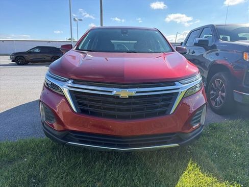 Used 2023 Chevrolet Equinox LT FWD image 2