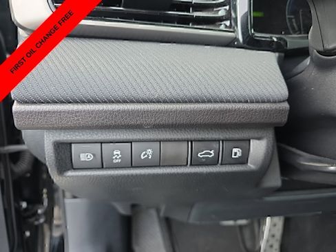 Used 2025 Toyota Camry SE w/ Convenience Package FWD image 21