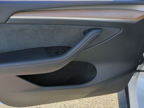 Used 2023 Tesla Model Y Long Range image 21