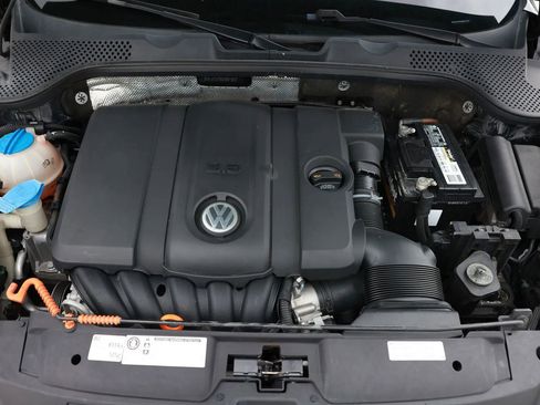 Used 2012 Volkswagen Beetle 2.5 image 46