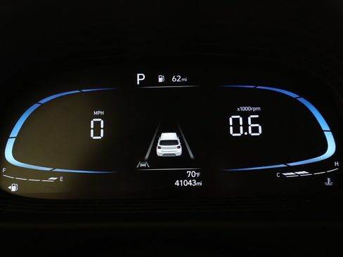Certified 2023 Hyundai Venue Limited FWD image 33