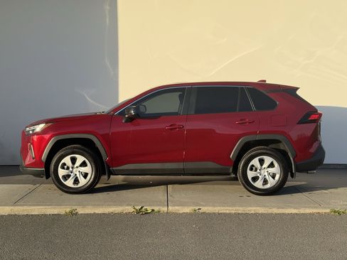 Used 2024 Toyota RAV4 LE image 4