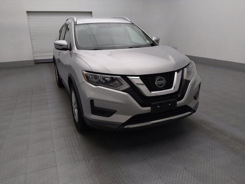 Used 2018 Nissan Rogue SV image 14