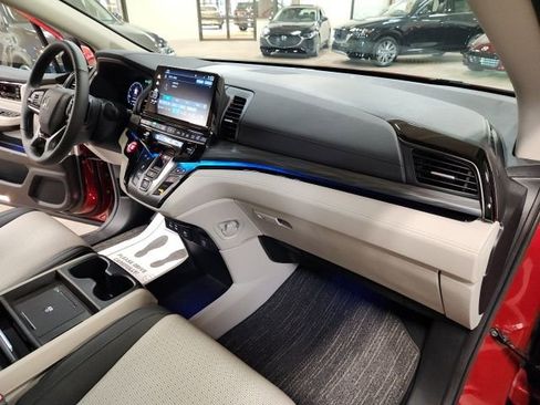 Certified 2025 Honda Odyssey Elite image 38