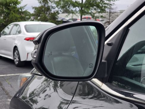 Used 2019 Toyota Highlander XLE AWD/4WD image 23