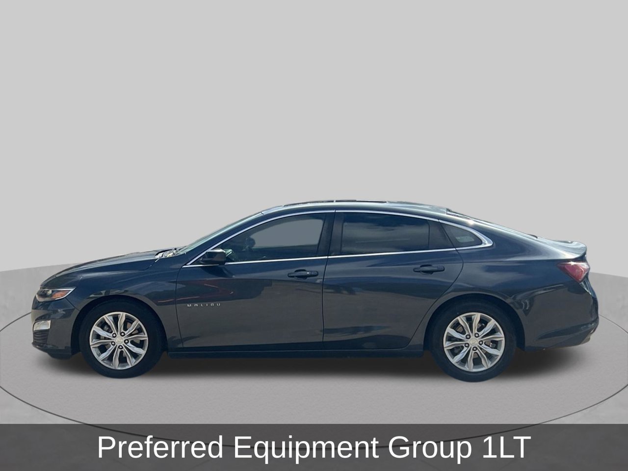 Used 2020 Chevrolet Malibu LT w/ Leather Package FWD image 2