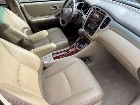 Used 2006 Toyota Highlander Limited image 19