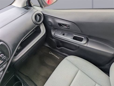 Used 2015 Toyota Prius C Four image 15