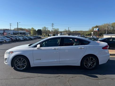 Used 2019 Ford Fusion Titanium image 4